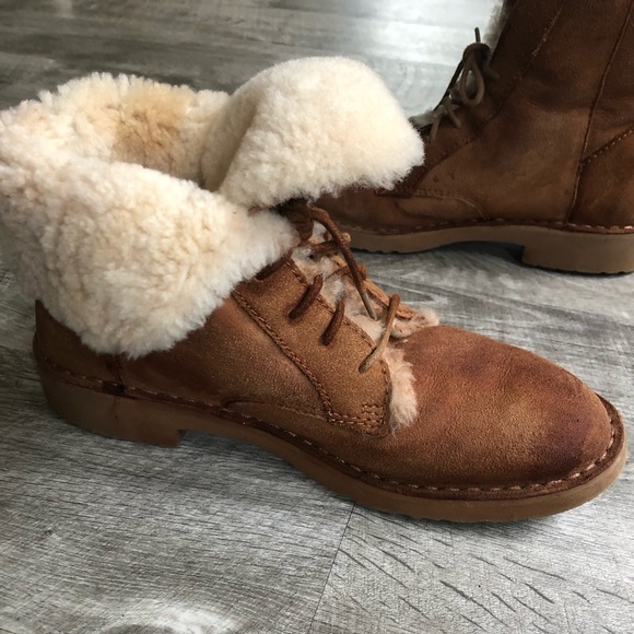 Uggs Quincy Boot- Chestnut size 9 - Picture 4 of 10